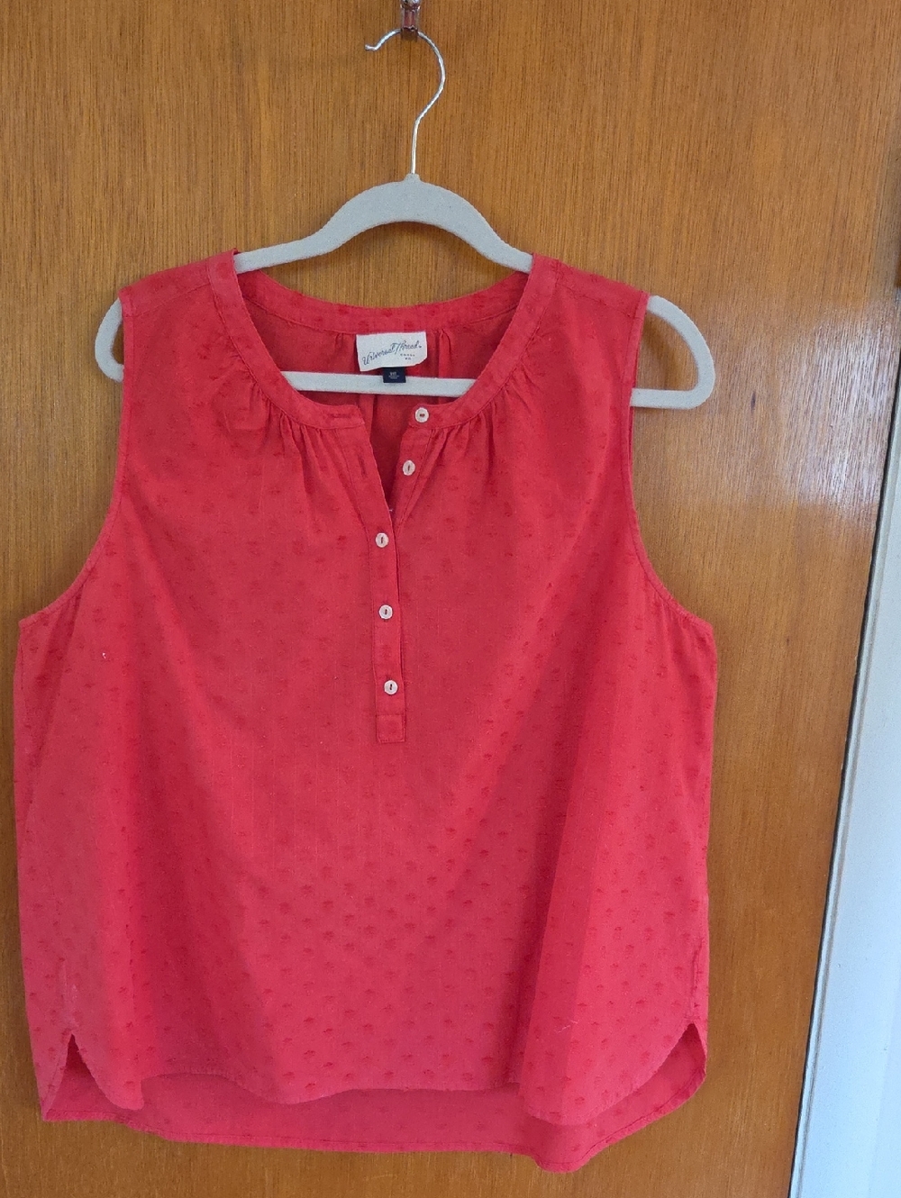 Universal Therad  Coral-Red Sleeveless Eyelet Henley Camisole